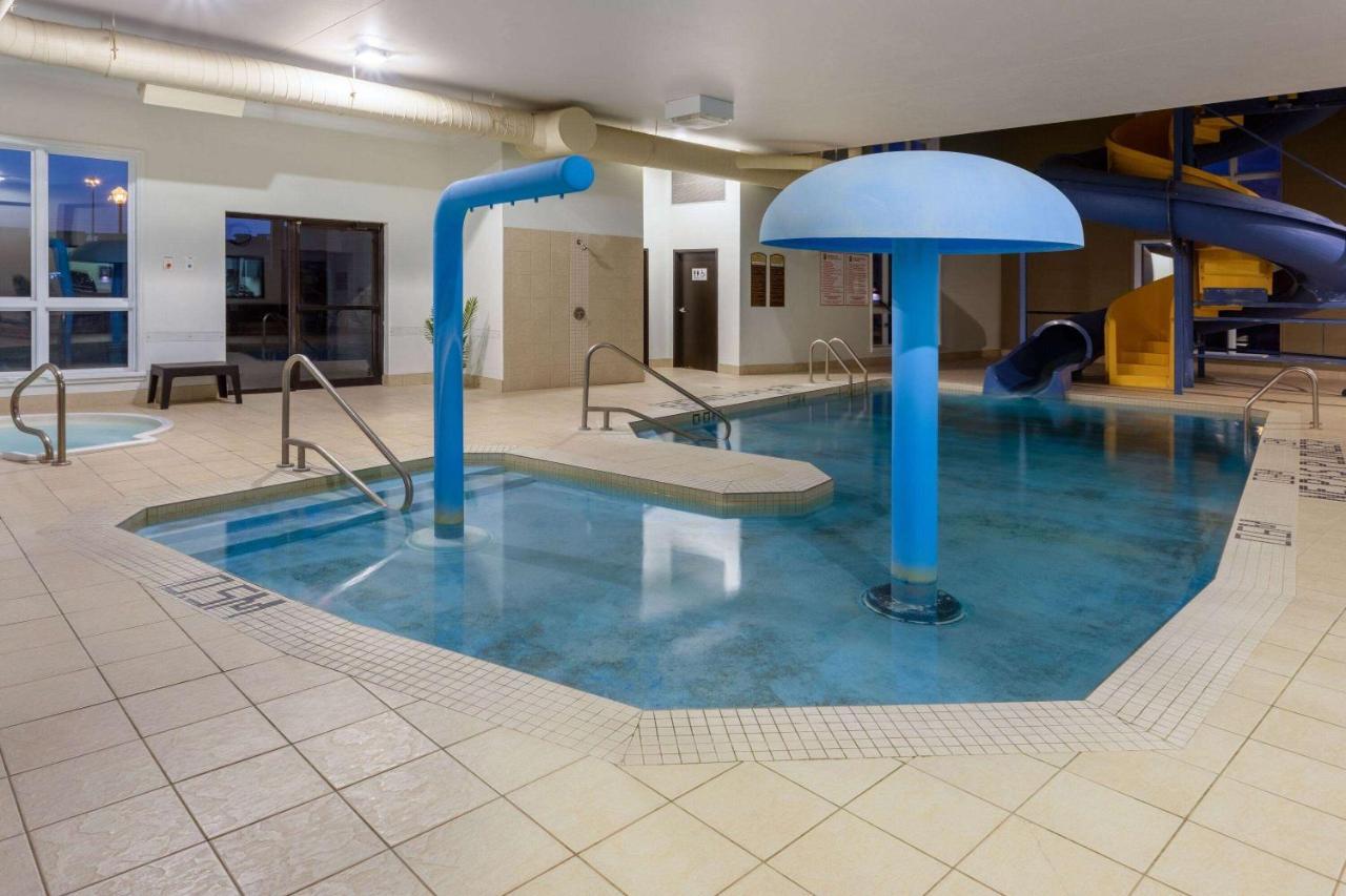Super 8 By Wyndham Lachenaie/Terrebonne Eksteriør bilde
