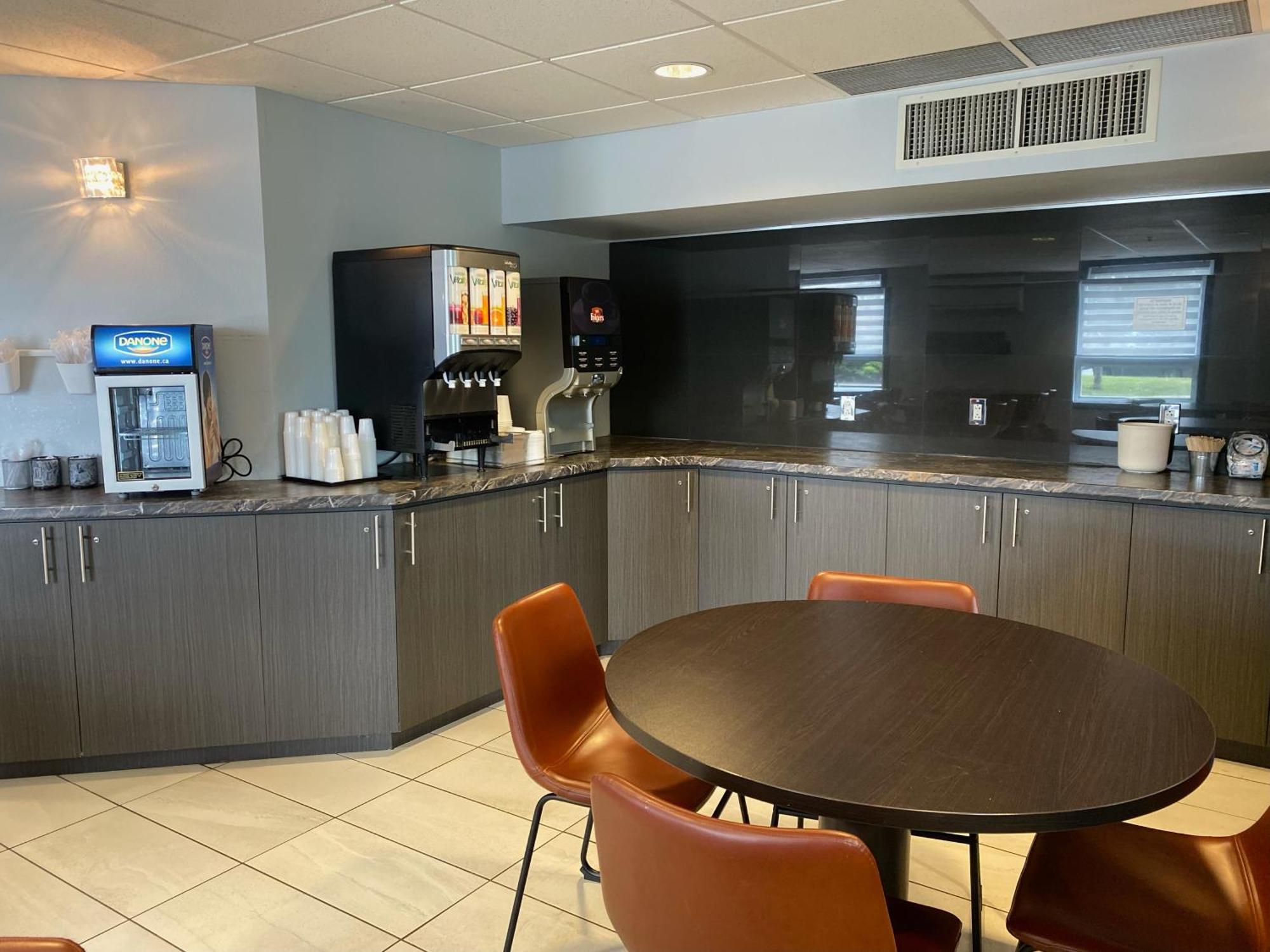 Super 8 By Wyndham Lachenaie/Terrebonne Eksteriør bilde